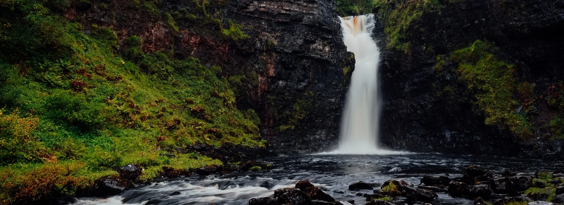 Photo of a waterfall taken with LiveND